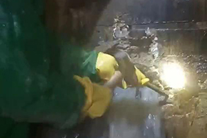 新乡消防水池堵漏施工视频
